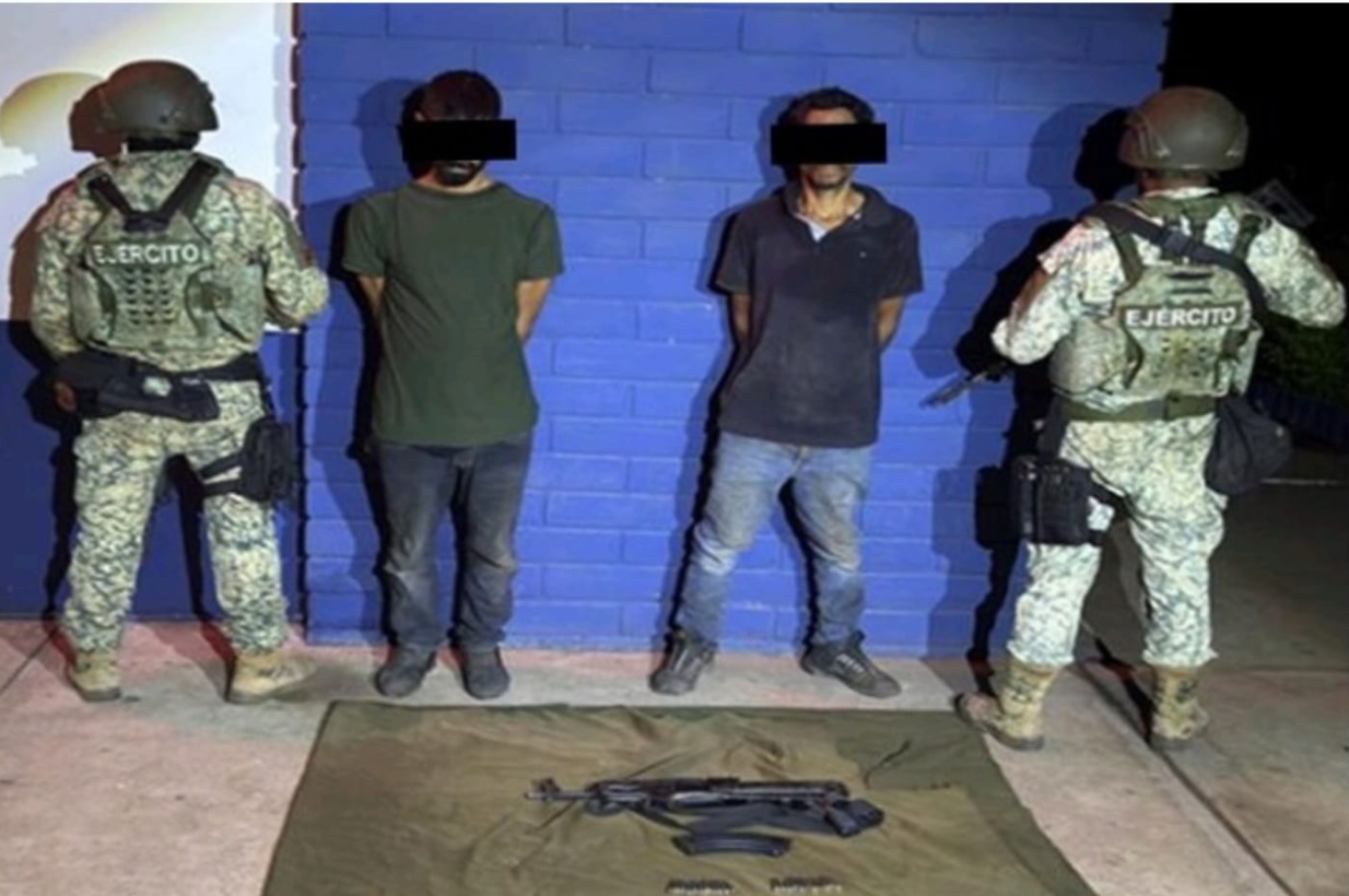 Detienen a dos hombres con un rifle tras intentar huir del Ejército en ...